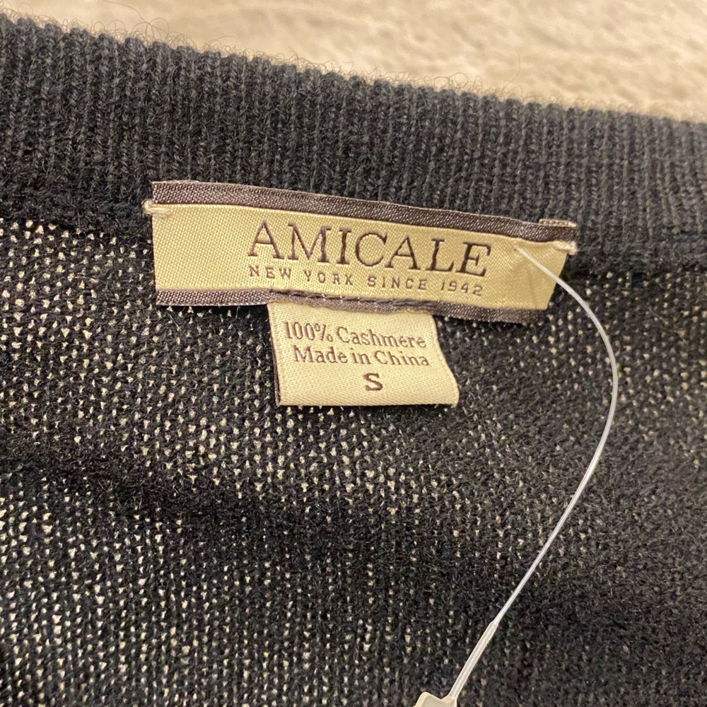 NWOT💝AMICALE Cashmere V-Neck Sweater Size S - Picture 8 of 13